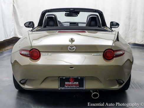 Used 2023 MAZDA MX-5 Miata Grand Touring RWD image 8