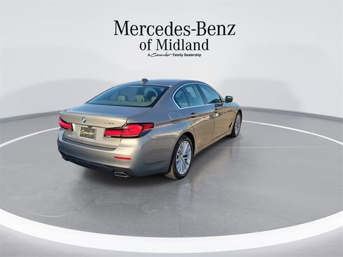 Used 2023 BMW 530i image 8