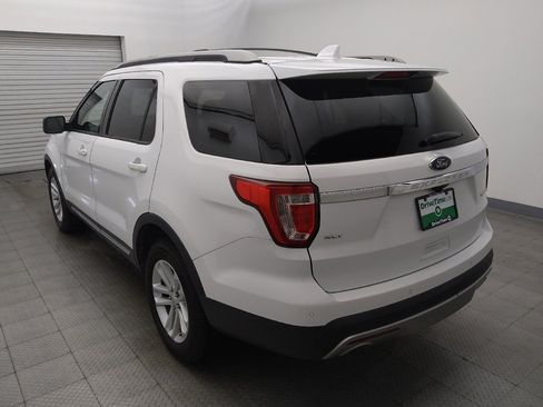 Used 2016 Ford Explorer XLT w/ Equipment Group 202A FWD image 5