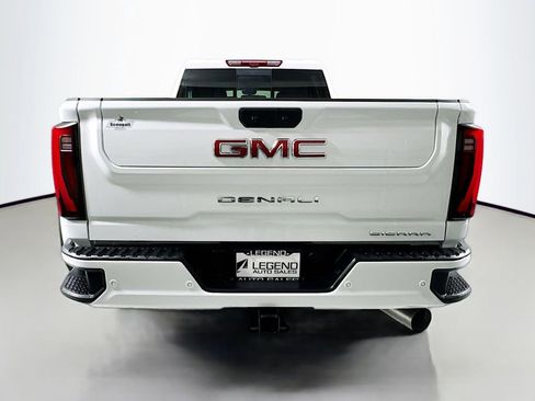 Used 2025 GMC Sierra 3500 Denali w/ Technology Package AWD/4WD image 7