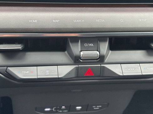 New 2026 Kia EV9 Land image 21