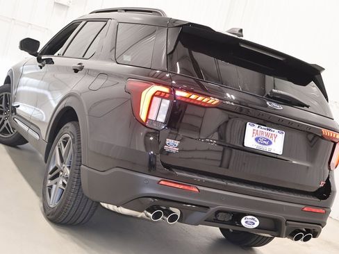 New 2026 Ford Explorer ST w/ Sun And Sound Package image 38