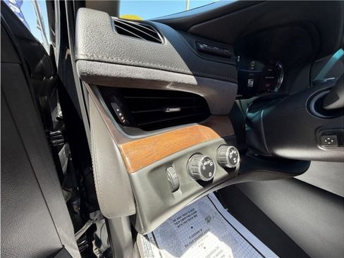 Used 2019 Cadillac Escalade ESV Premium Luxury AWD/4WD image 46