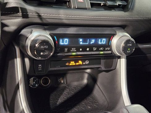 Used 2023 Toyota RAV4 LE AWD/4WD image 30