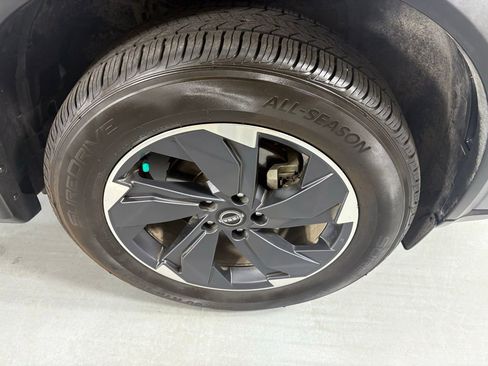 Used 2024 Nissan Rogue SV AWD/4WD image 14