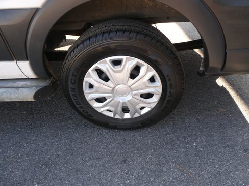 Used 2016 Ford Transit 250 130 Low Roof w/ Exterior Upgrade Package RWD image 31