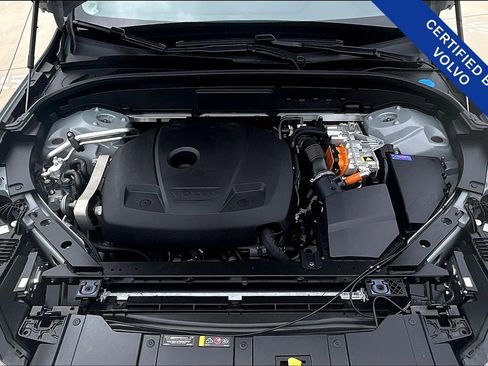 Used 2025 Volvo XC60 T8 Plus w/ Protection Package Premier image 12