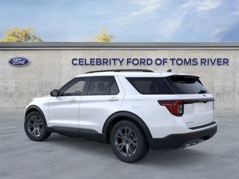 New 2026 Ford Explorer Active w/ Active Comfort Package AWD/4WD image 4