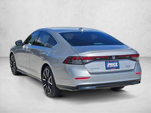 Used 2023 Honda Accord Touring image 8