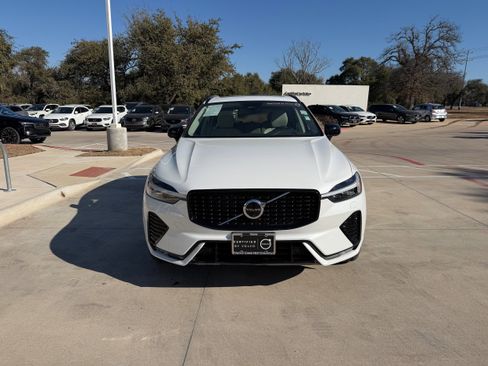 Certified 2023 Volvo XC60 B5 Plus w/ Protection Package Premier image 7