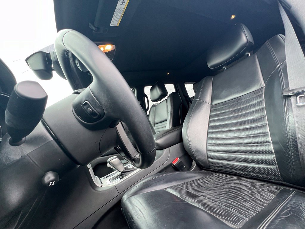 Used 2018 Jeep Grand Cherokee Limited AWD/4WD image 13