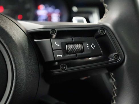 Certified 2025 Porsche Macan Turbo image 28