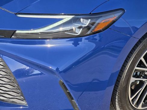 Used 2025 Toyota Camry XLE FWD image 6