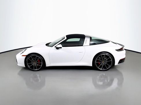 Certified 2021 Porsche 911 AWD/4WD image 2
