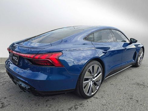 Used 2022 Audi e-tron GT Prestige image 3