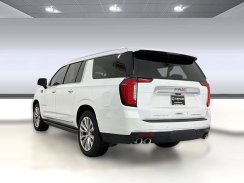 Used 2021 GMC Yukon XL Denali w/ Denali Ultimate Package RWD image 3