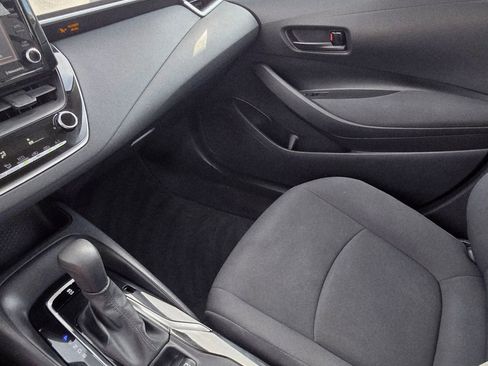 Used 2022 Toyota Corolla LE image 16