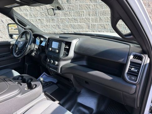 Used 2024 RAM 5500 Tradesman w/ Chrome Appearance Group AWD/4WD image 33
