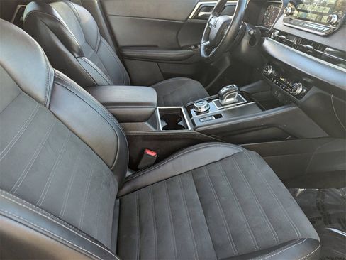 Used 2024 Mitsubishi Outlander AWD image 9