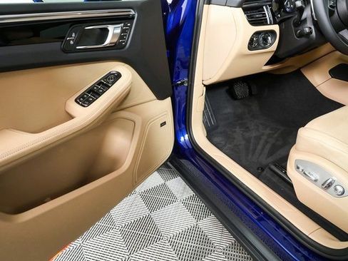 New 2026 Porsche Macan image 8