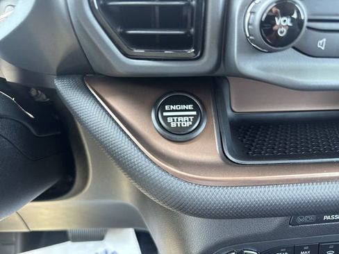Used 2023 Ford Bronco Sport Outer Banks w/ Tech Package AWD/4WD image 17