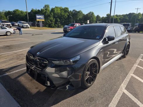 Used 2025 BMW M5 Touring AWD/4WD image 1