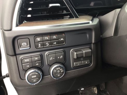 New 2026 Chevrolet Tahoe High Country AWD/4WD image 18