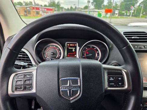 Used 2017 Dodge Journey Crossroad FWD image 9