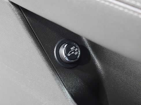 Certified 2023 Cadillac XT5 Luxury AWD/4WD image 9