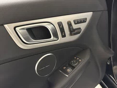 Used 2013 Mercedes-Benz SLK 350 image 14