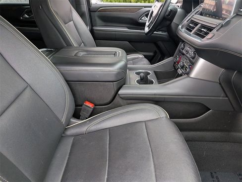 Used 2023 Chevrolet Suburban Premier image 34