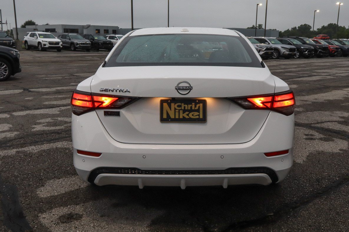 Used 2025 Nissan Sentra SV FWD image 5