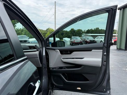 Used 2023 Honda Odyssey Touring image 14