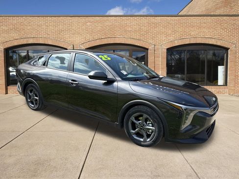 Used 2025 Kia K4 FWD image 1