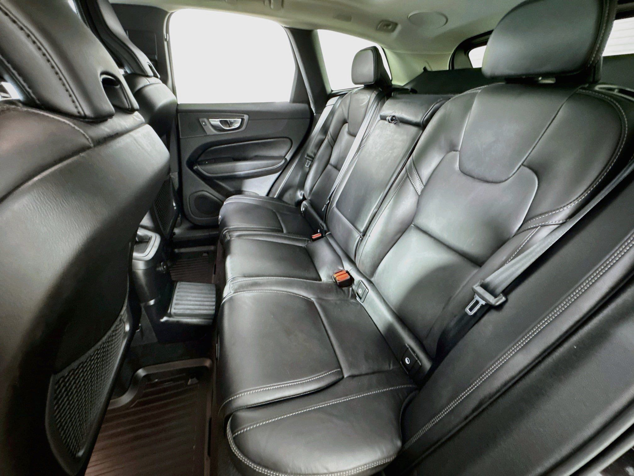 Used 2022 Volvo XC60 T8 Inscription w/ Advanced Package AWD/4WD image 24
