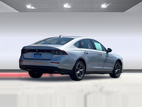 Certified 2023 Honda Accord EX image 9
