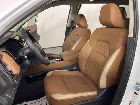 New 2026 Nissan Pathfinder Platinum AWD/4WD image 19