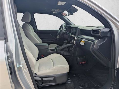 Used 2026 Toyota 4Runner SR5 AWD/4WD image 19