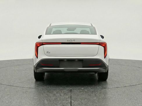 Used 2025 Kia K4 LXS image 7