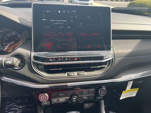 New 2026 Jeep Compass Latitude image 14