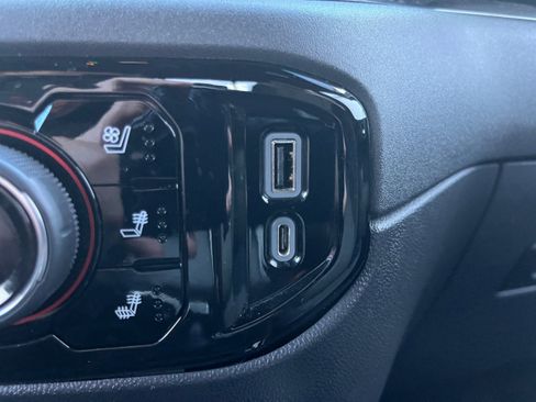 Used 2023 Chevrolet Silverado 1500 ZR2 w/ Technology Package image 18