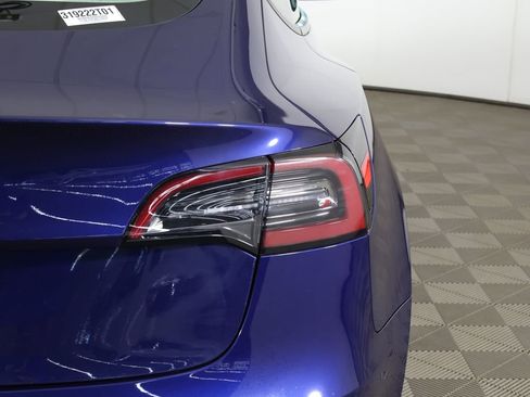 Used 2022 Tesla Model 3 Long Range AWD/4WD image 17