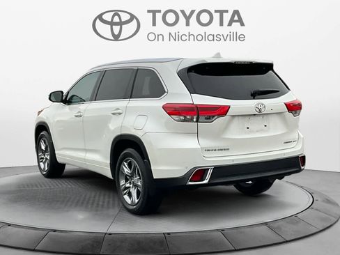 Used 2019 Toyota Highlander Limited Platinum image 4