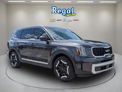 Certified 2025 Kia Telluride EX w/ EX Captain's Chair Package