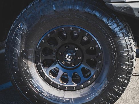 Used 2018 Ford F150 Raptor w/ Equipment Group 802A Luxury image 2