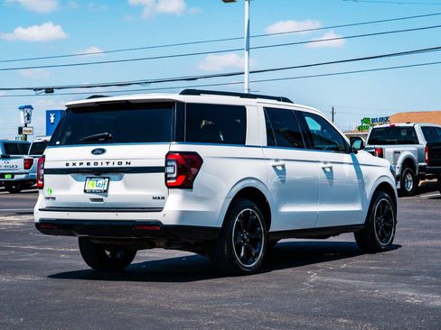 Used 2024 Ford Expedition Max Limited RWD image 4