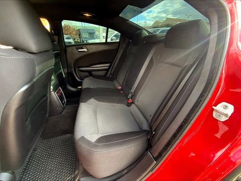 Used 2015 Dodge Charger SXT w/ Driver Confidence Group image 18