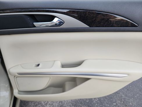 Used 2014 Lincoln MKZ Hybrid w/ Equipment Group 202A Reserve image 17