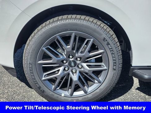 New 2026 Ford Expedition Max Platinum w/ Stealth Appearance Package AWD/4WD image 10