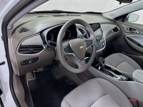 Used 2025 Chevrolet Malibu LT FWD image 9